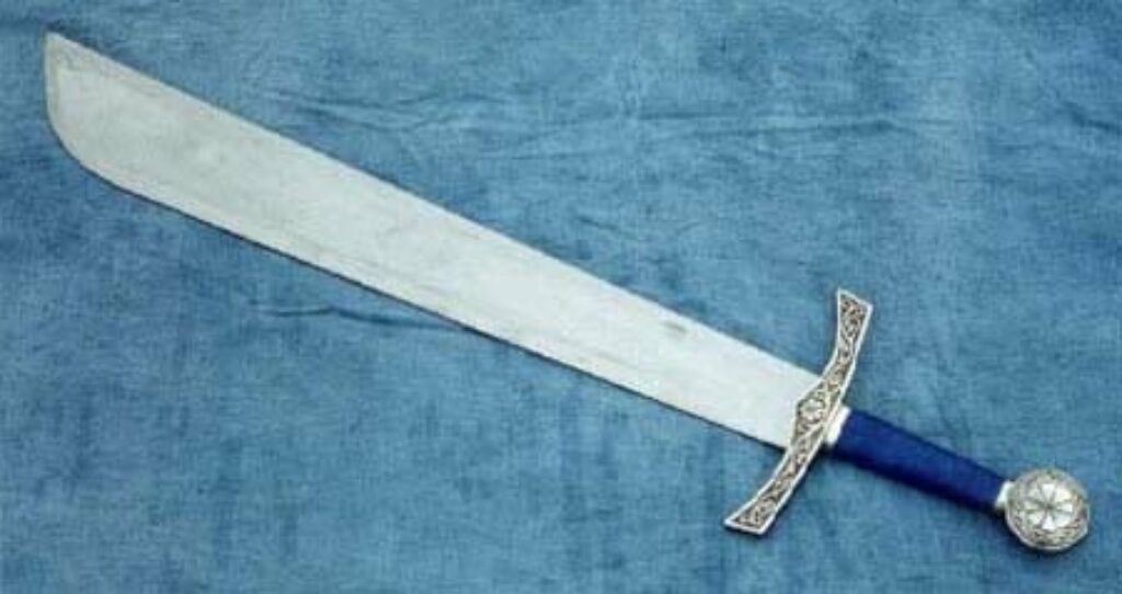 An elegant falchion sword